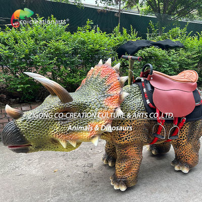 Animatronic Đi bộ Triceratops Đi bộ Dinosaur Thiết bị sân chơi cho thanh thiếu niên