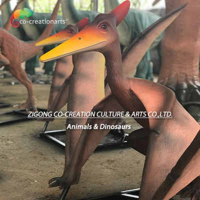 Bức tượng Pterosaur bằng sợi thủy tinh sôi động: Trang trí theo chủ đề Jurassic giống như cuộc sống với đôi cánh nổi lên năng động