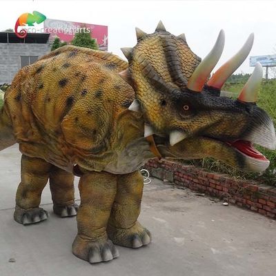 Giá tốt. Hai bộ trang phục khủng long Triceratops dành cho người lớn trực tuyến